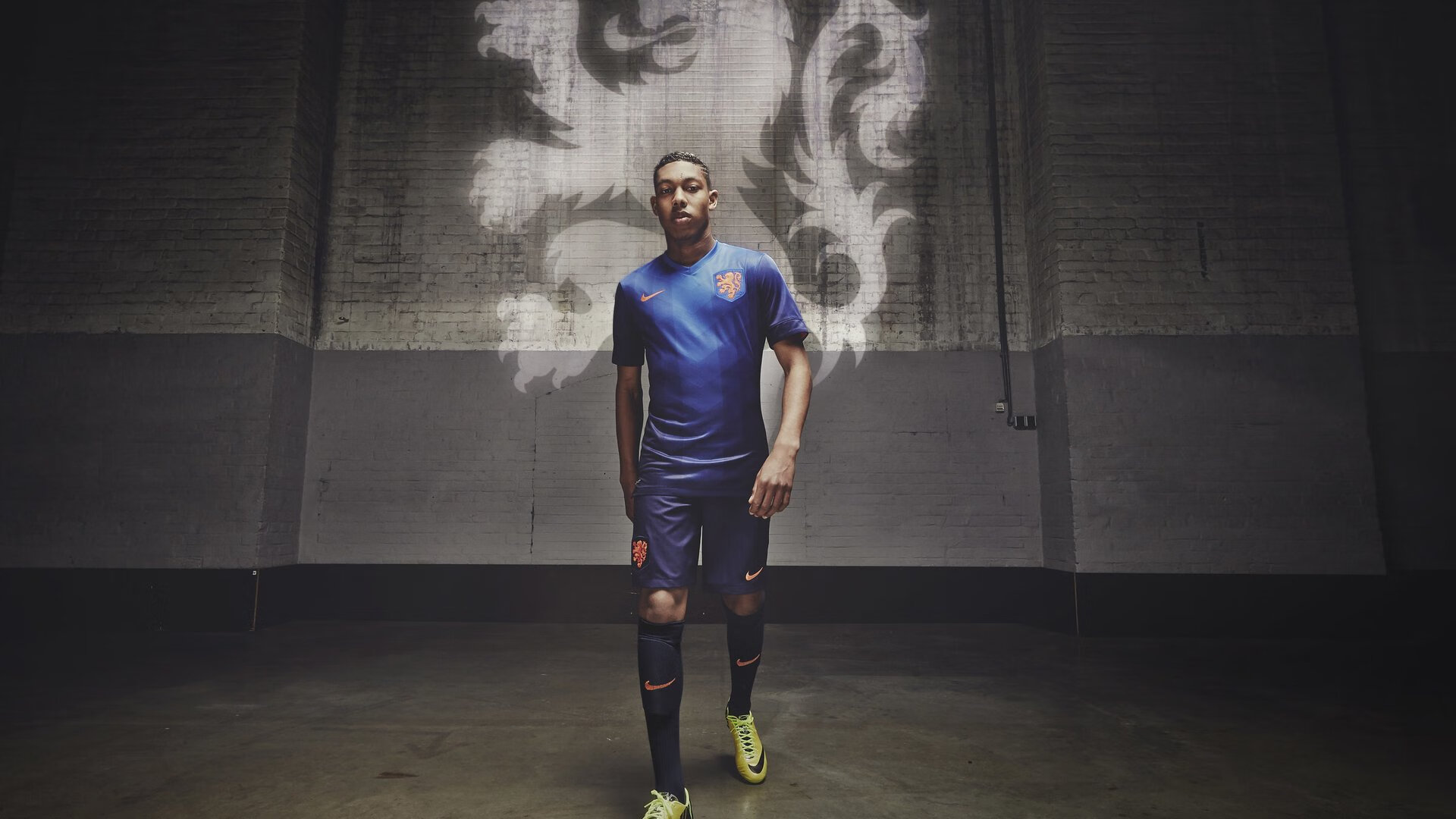 国足门将扑救训练创新方法实施，业余门将扑救视频